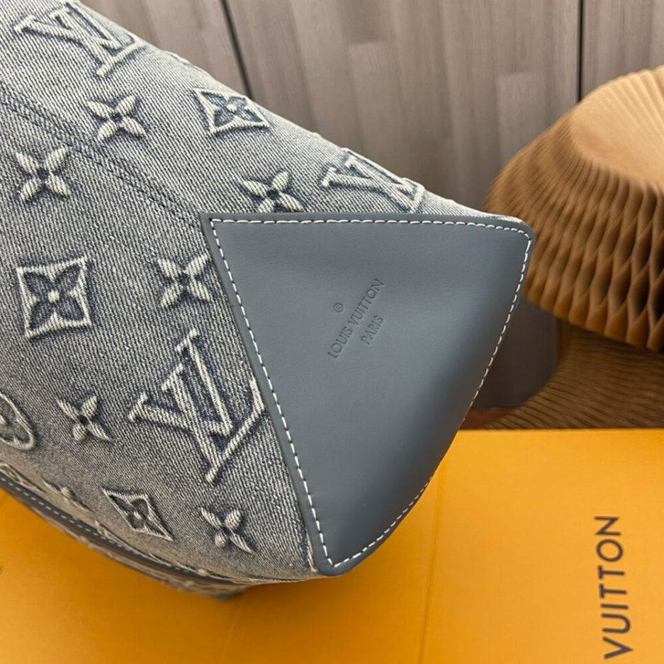 LV Weekend Tote NM