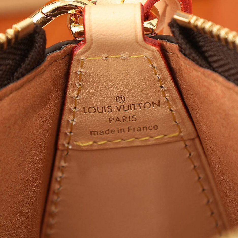 LV Pochette Tirette