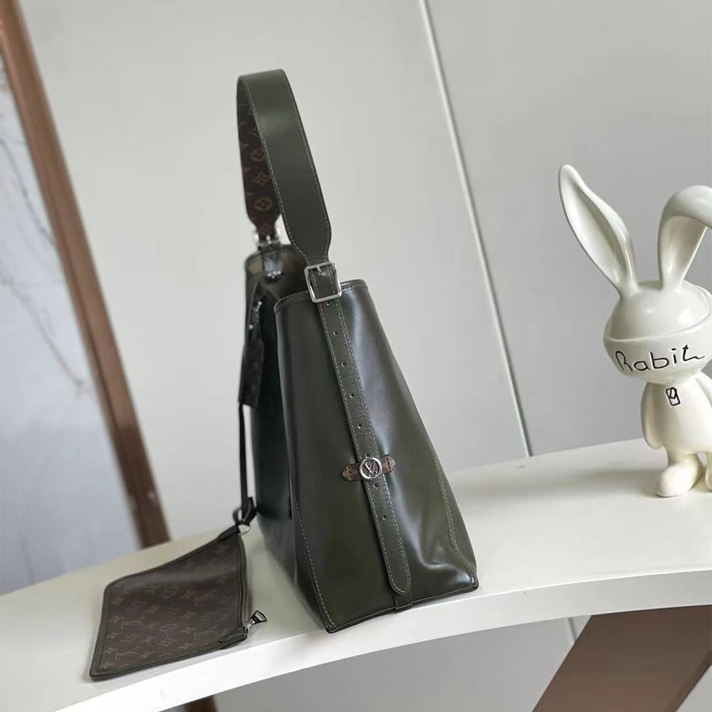 LV Carryall Vibe MM