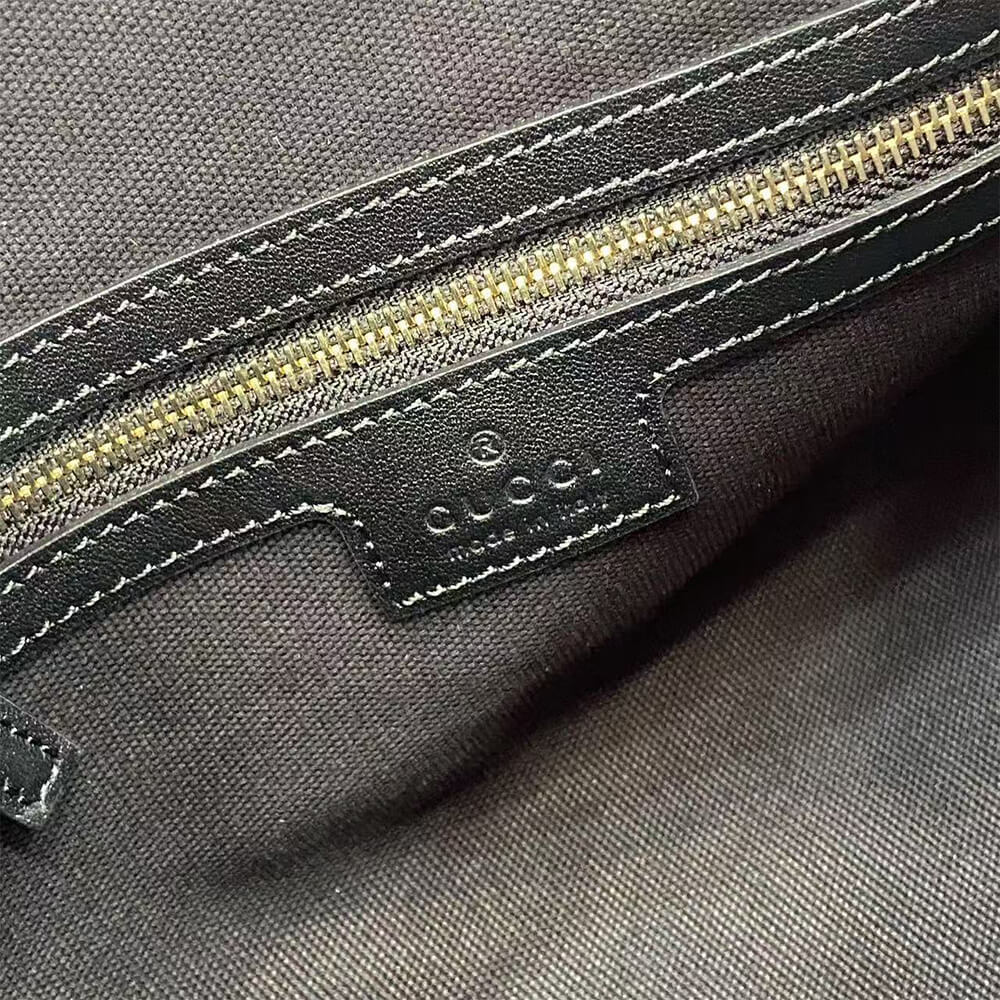 GG Emblem medium shoulder bag